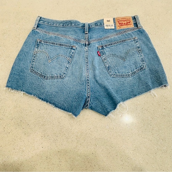 Levi's Women's 501 Original High-Rise Jean Shorts Size 33/Distressed/Lightweight - Picture 13 of 16